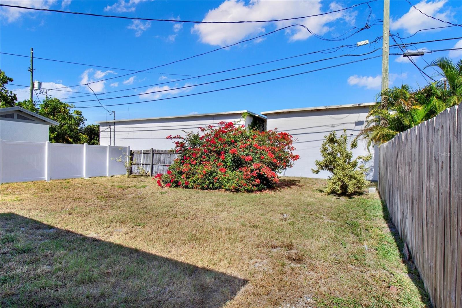 Image 25 of 26 For 2333 15th Avenue N