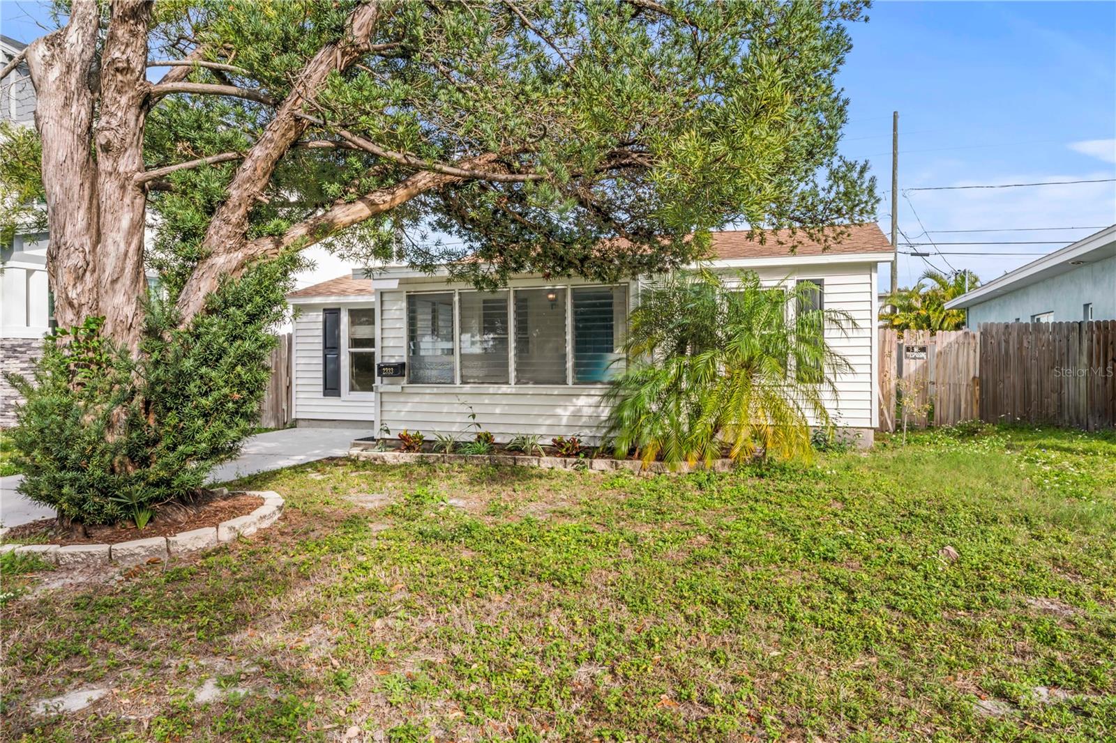 Image 26 of 26 For 2333 15th Avenue N