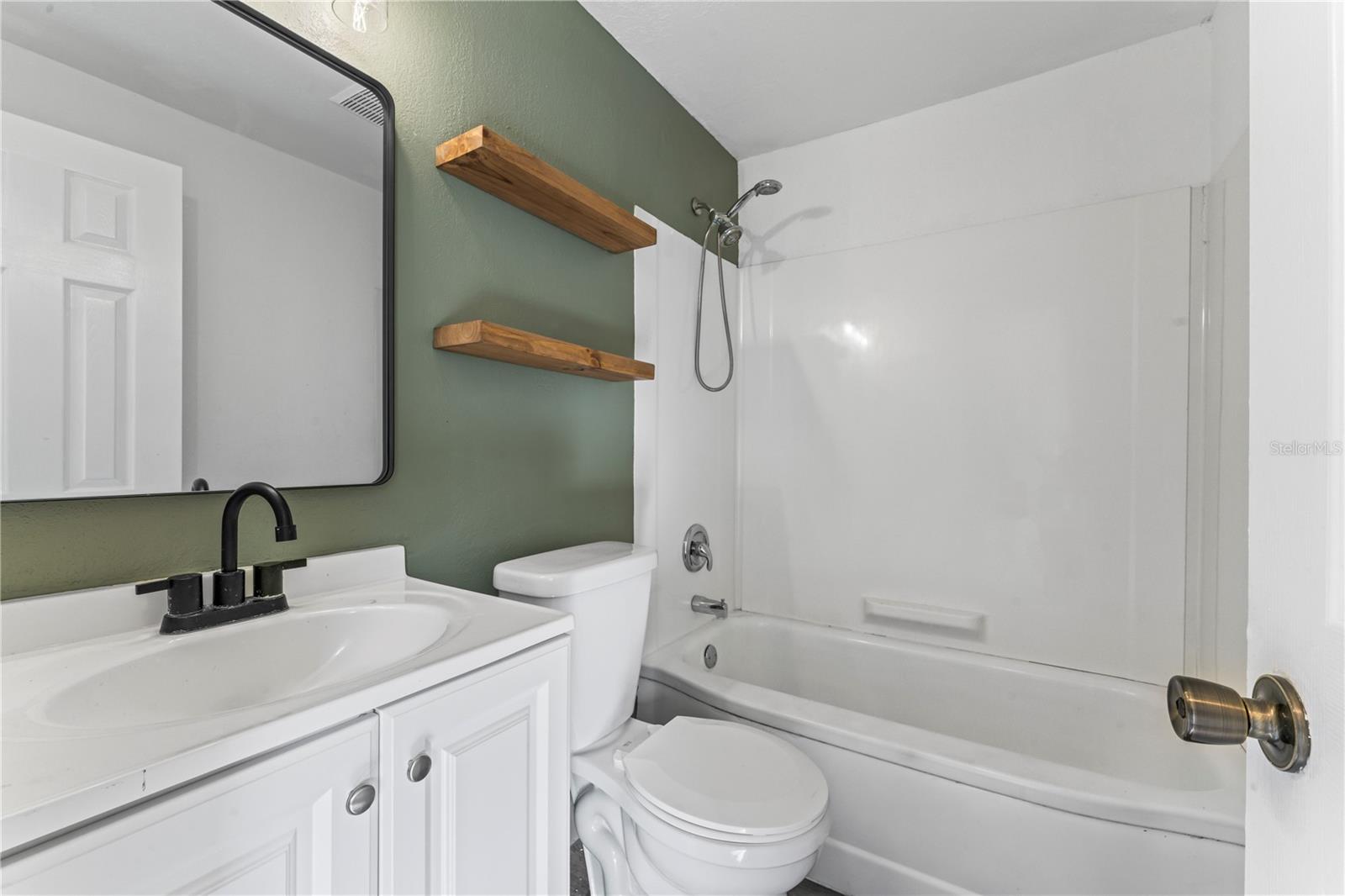 Image 6 of 26 For 2333 15th Avenue N