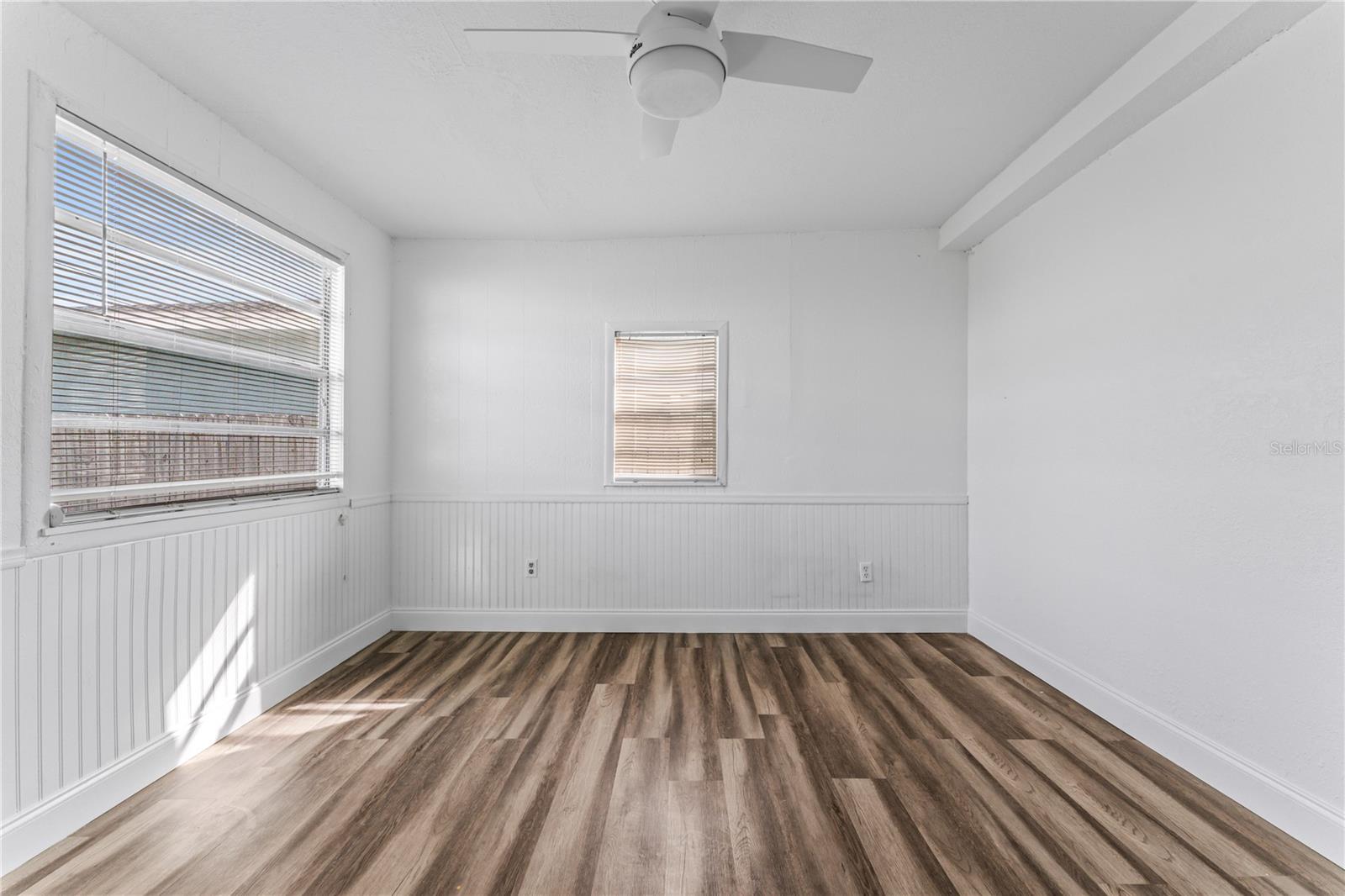 Image 9 of 26 For 2333 15th Avenue N