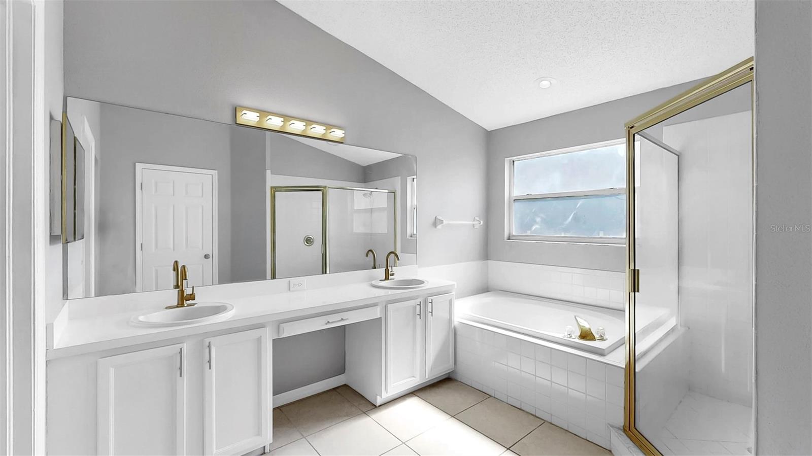 Image 19 of 55 For 11208 Sailbrooke Drive