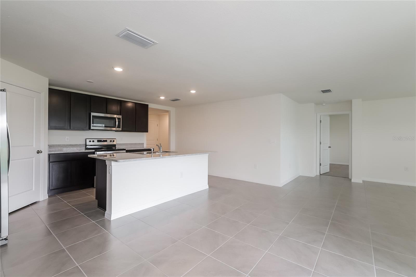 Image 4 of 15 For 8578 Triumph Circle