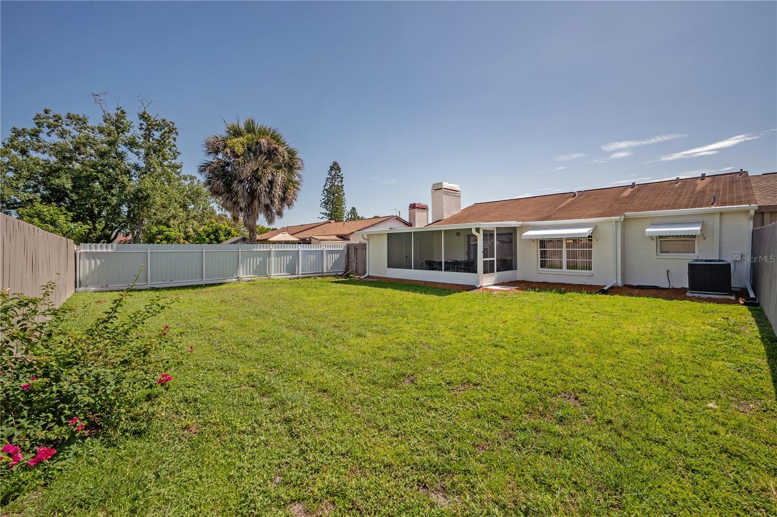 Listing photo id 8 for 1238 Coolridge Drive