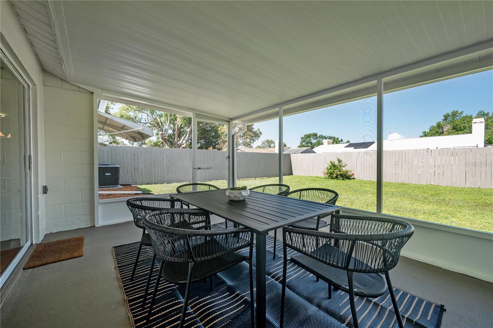 Listing photo id 9 for 1238 Coolridge Drive