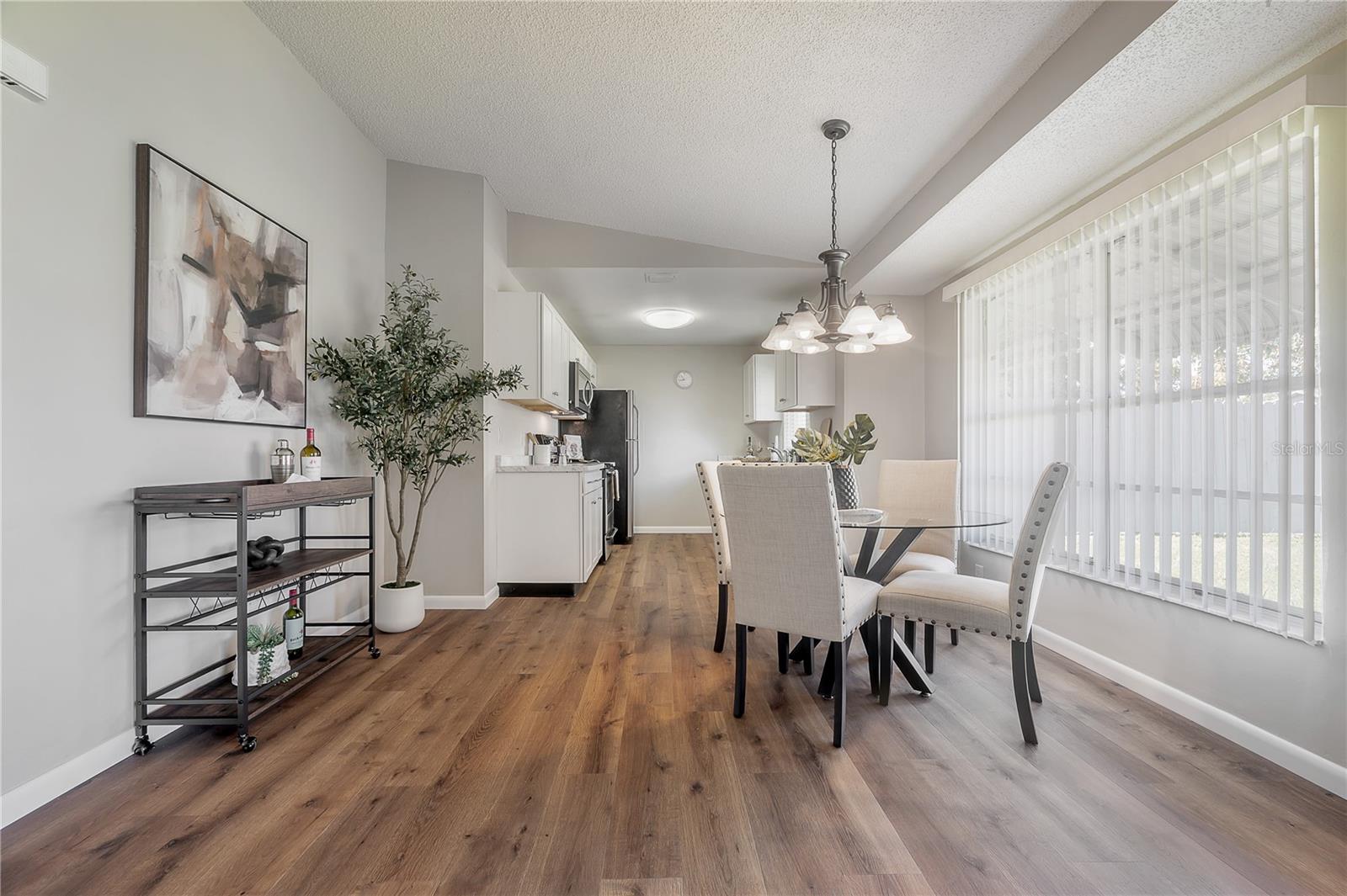 Listing photo id 10 for 1238 Coolridge Drive