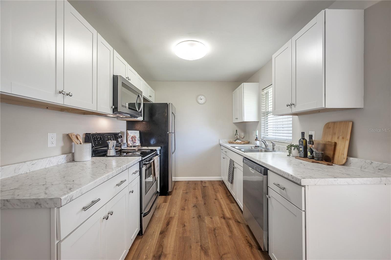 Listing photo id 13 for 1238 Coolridge Drive