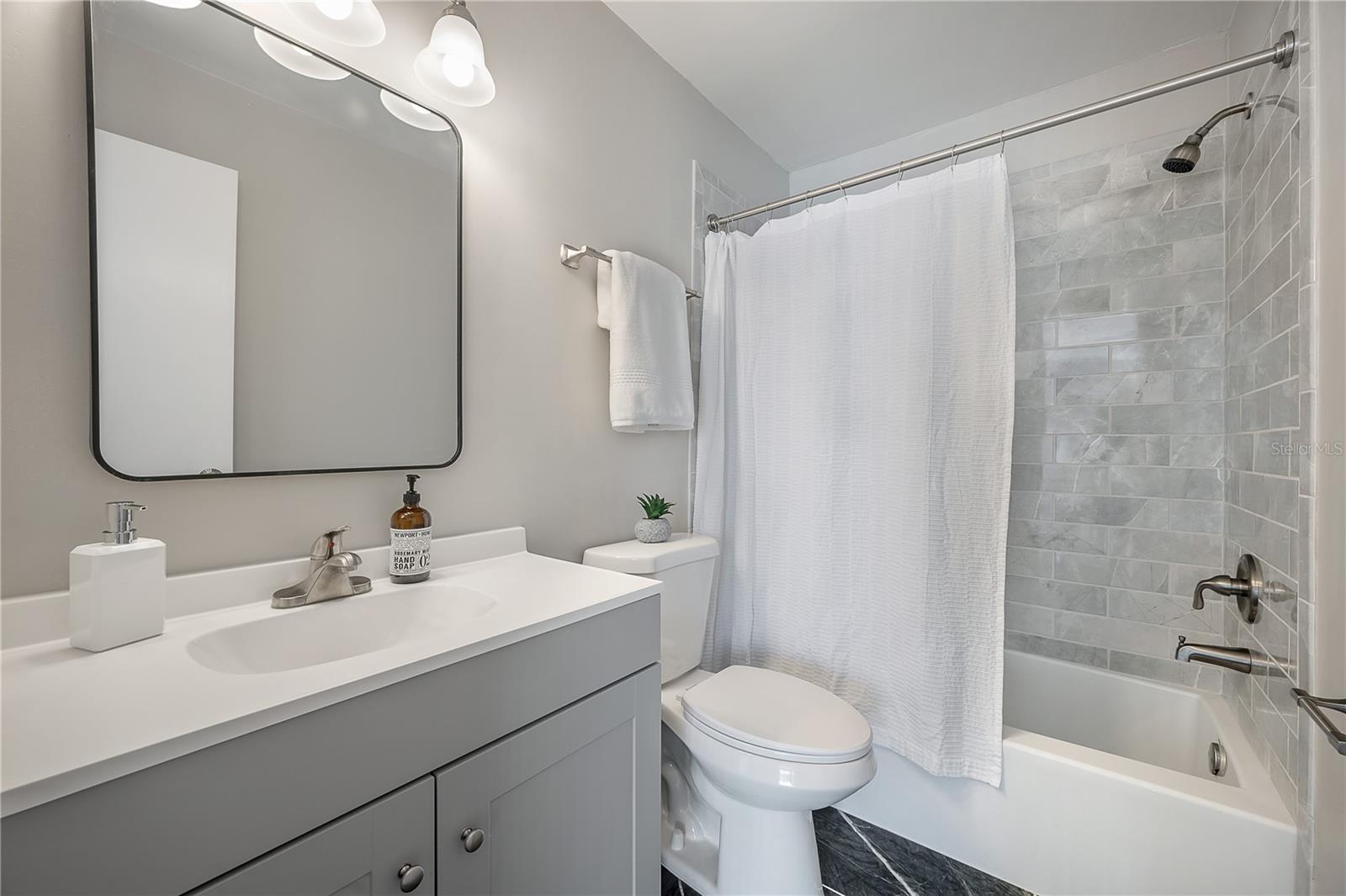 Listing photo id 19 for 1238 Coolridge Drive