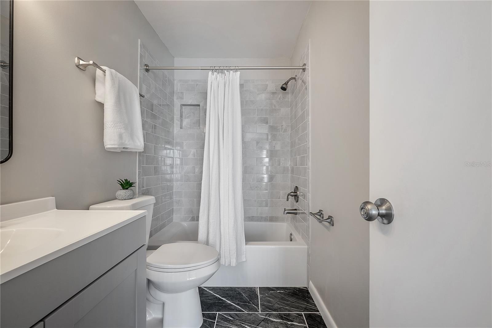 Listing photo id 20 for 1238 Coolridge Drive