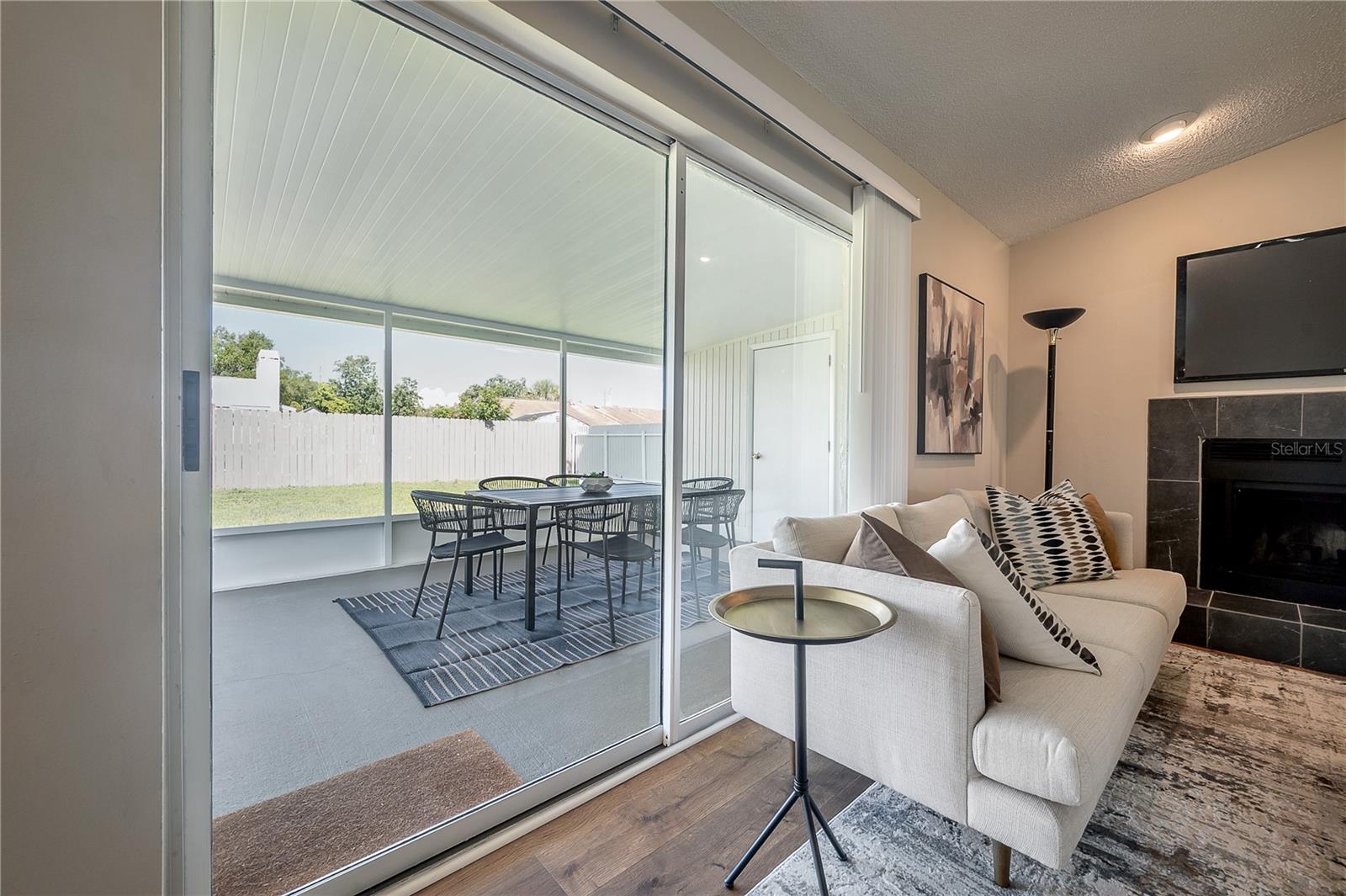 Listing photo id 5 for 1238 Coolridge Drive