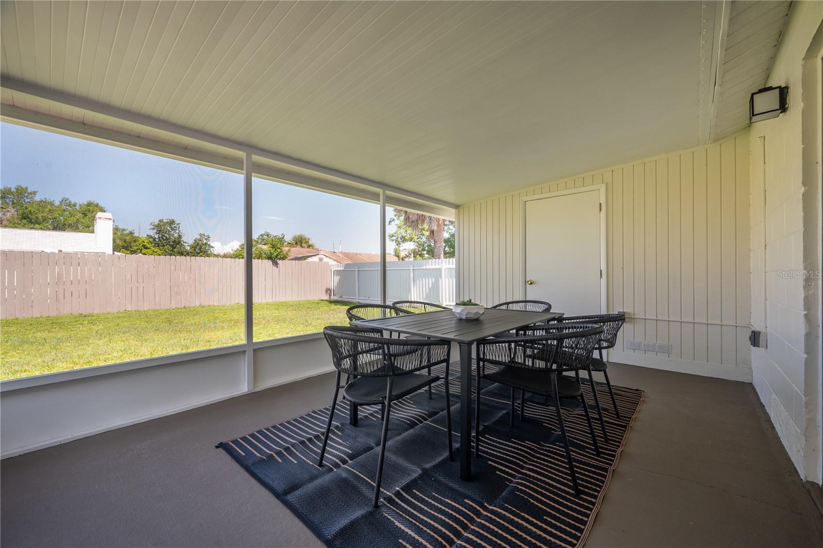 Listing photo id 6 for 1238 Coolridge Drive