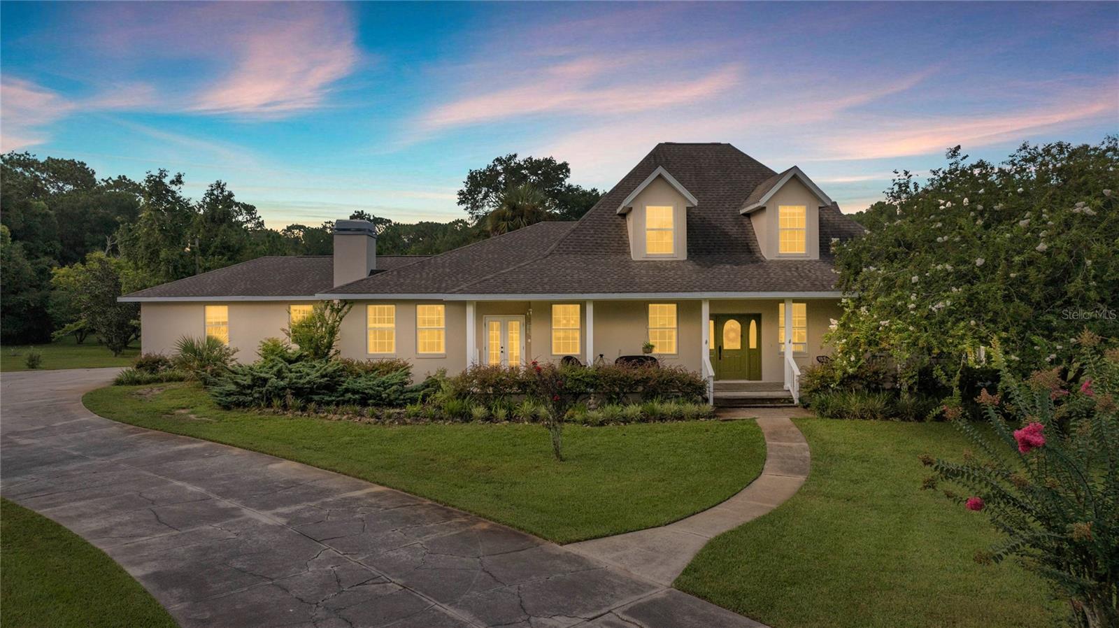 Listing photo id 9 for 10264 Springtree Lane