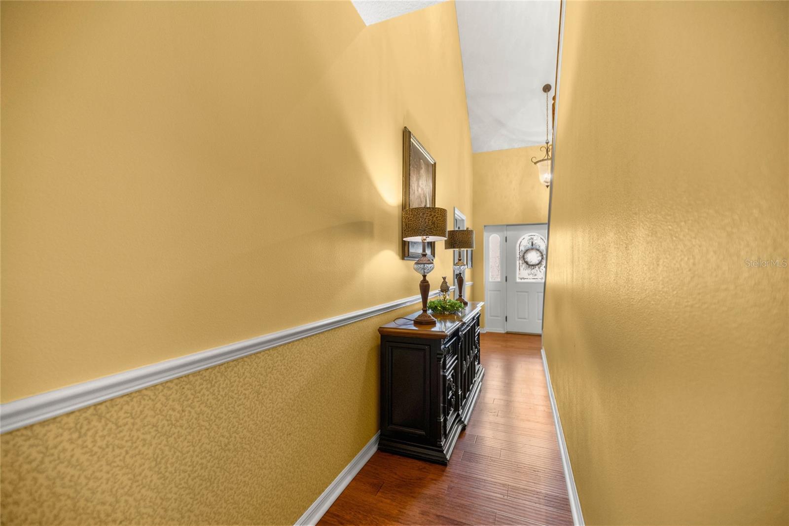 Listing photo id 22 for 10264 Springtree Lane