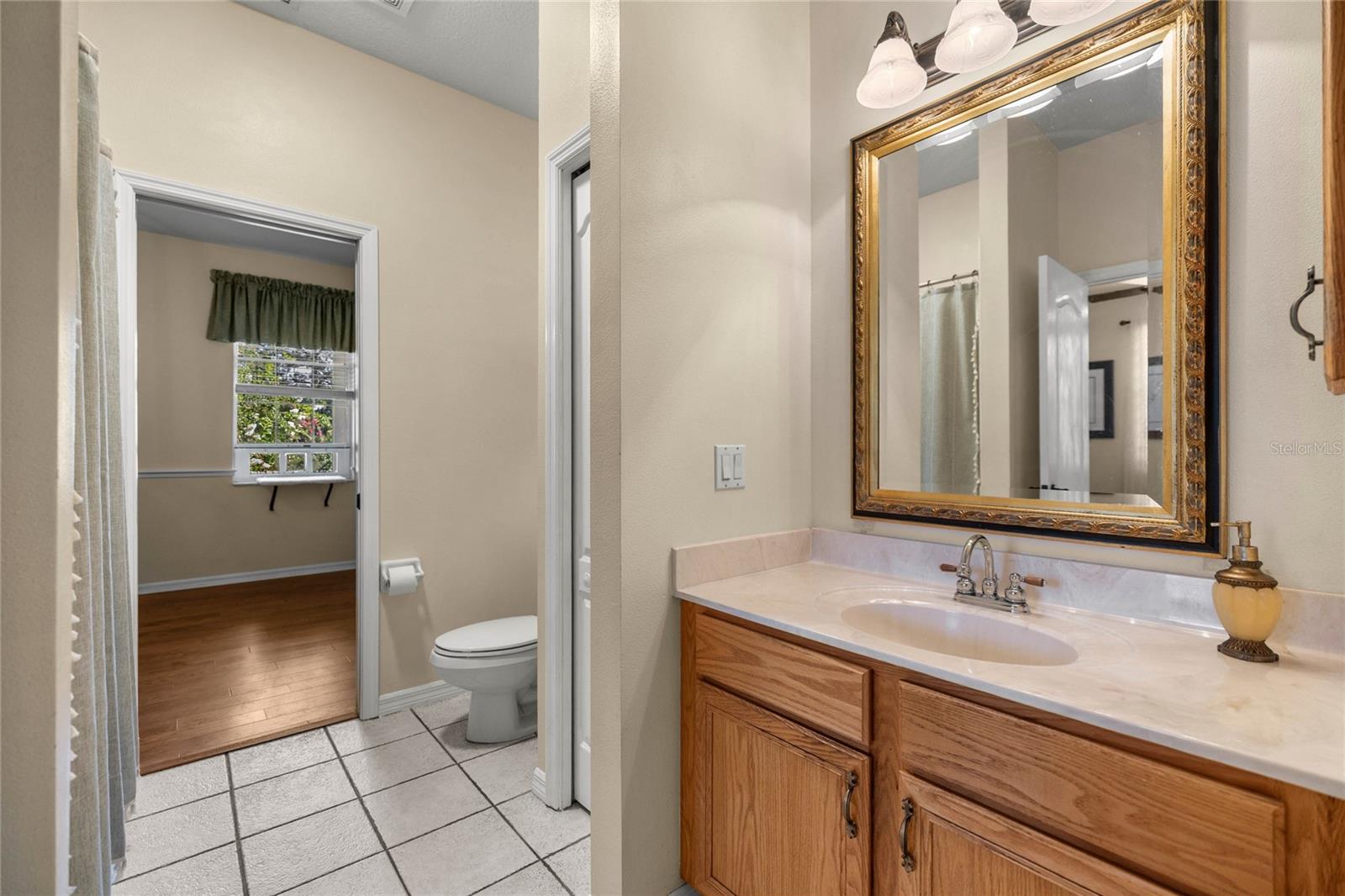 Listing photo id 26 for 10264 Springtree Lane