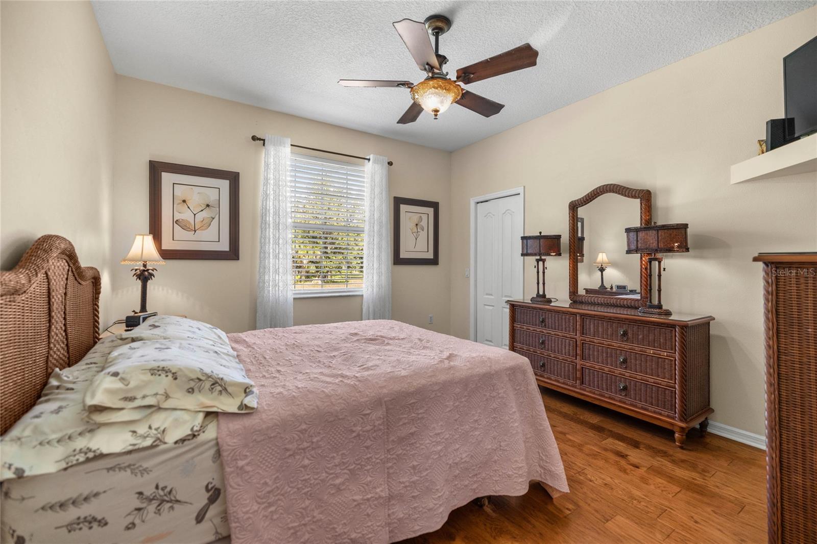 Listing photo id 27 for 10264 Springtree Lane