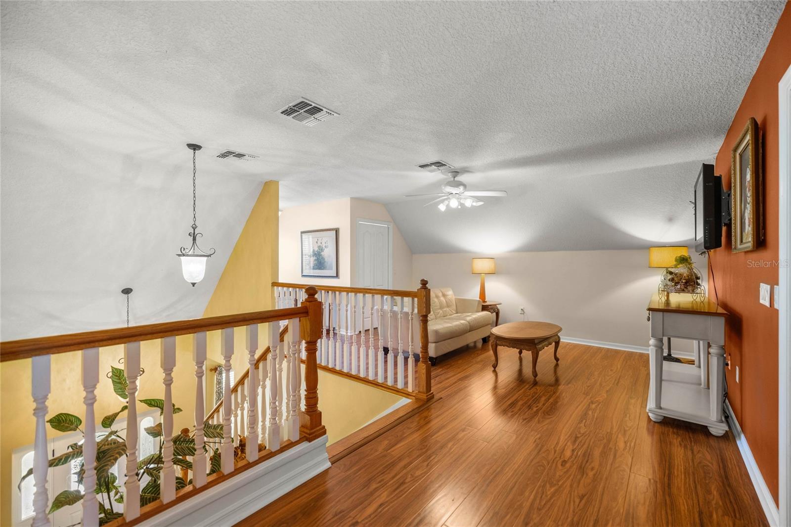 Listing photo id 37 for 10264 Springtree Lane