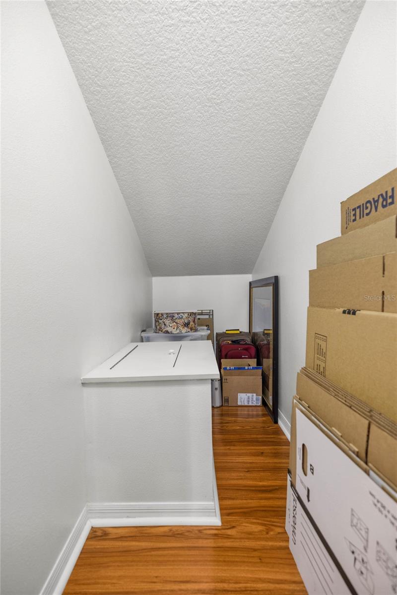 Listing photo id 39 for 10264 Springtree Lane