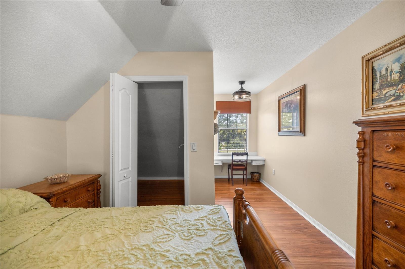 Listing photo id 43 for 10264 Springtree Lane