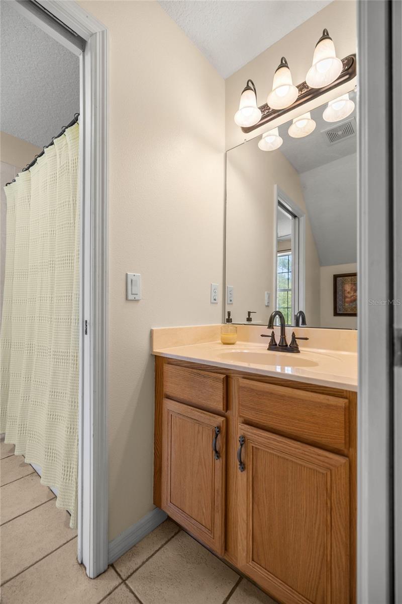 Listing photo id 49 for 10264 Springtree Lane