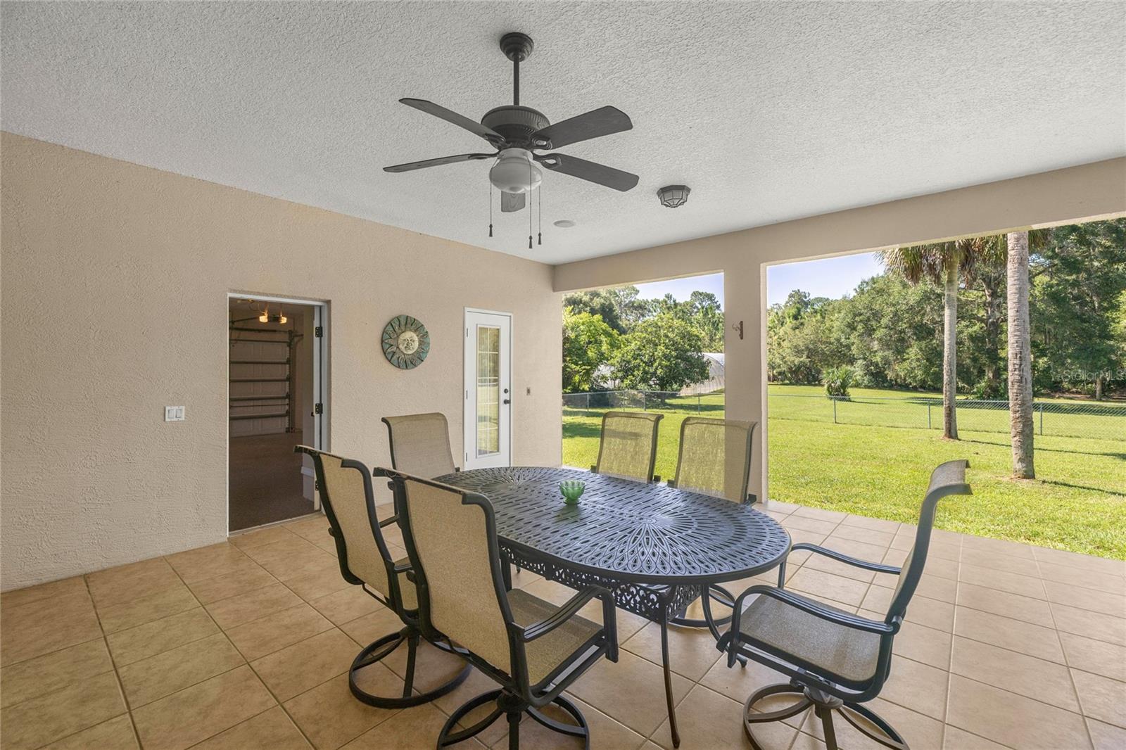 Listing photo id 52 for 10264 Springtree Lane