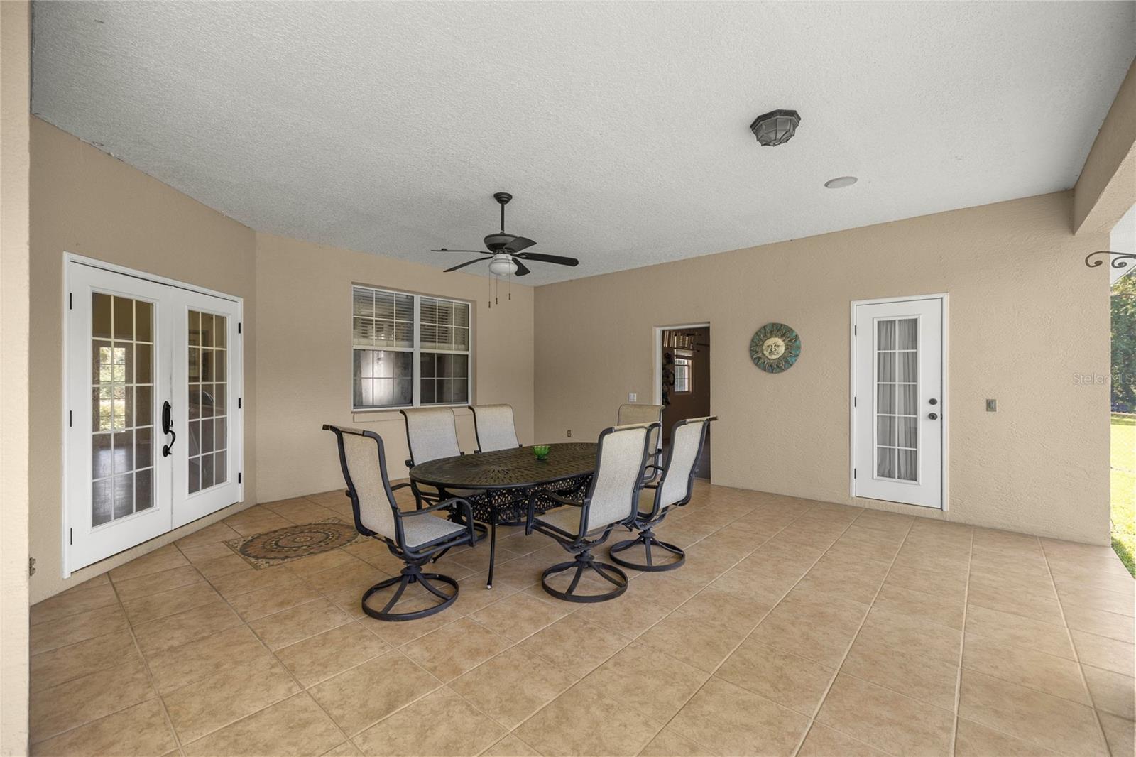 Listing photo id 53 for 10264 Springtree Lane