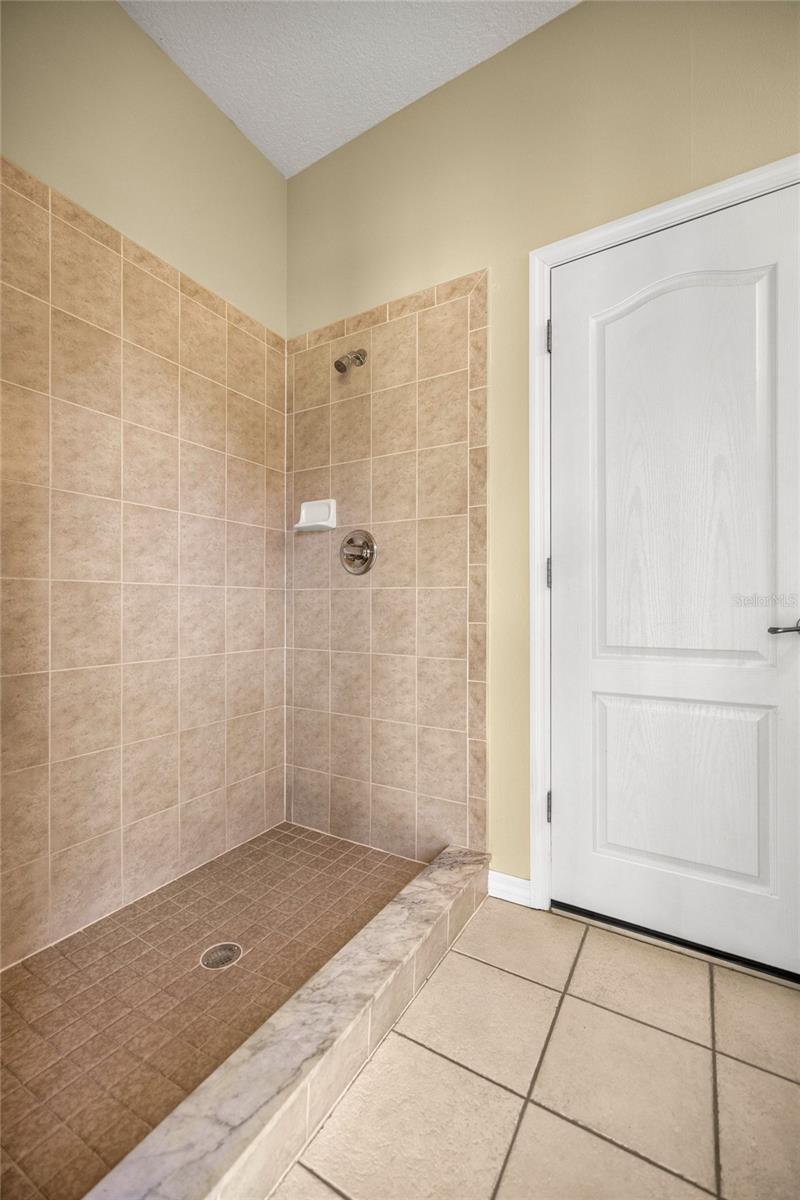 Listing photo id 55 for 10264 Springtree Lane