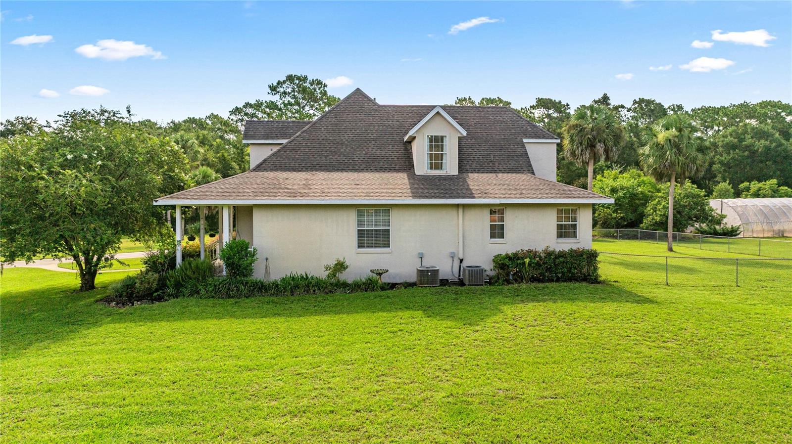 Listing photo id 73 for 10264 Springtree Lane