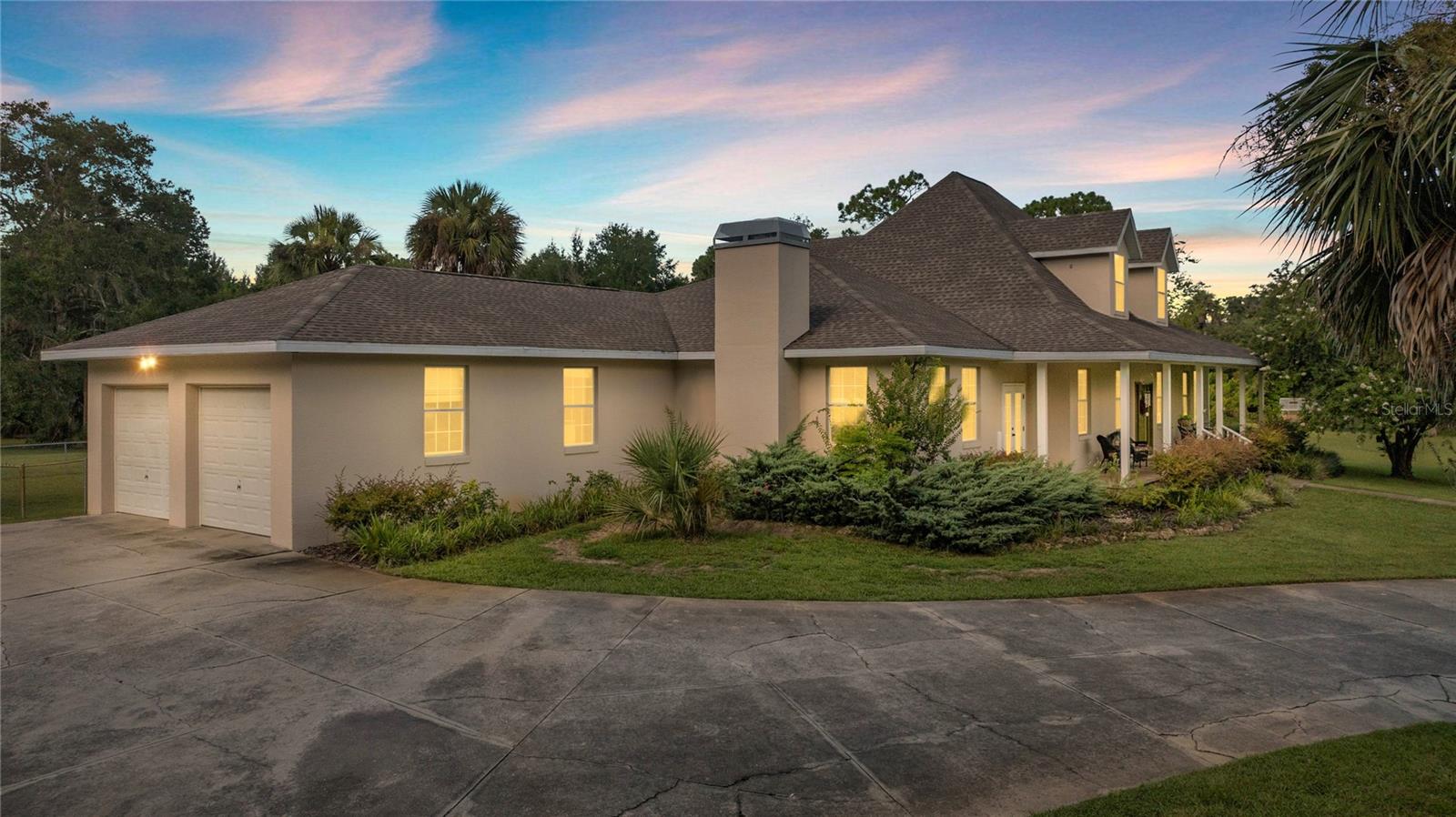 Listing photo id 76 for 10264 Springtree Lane