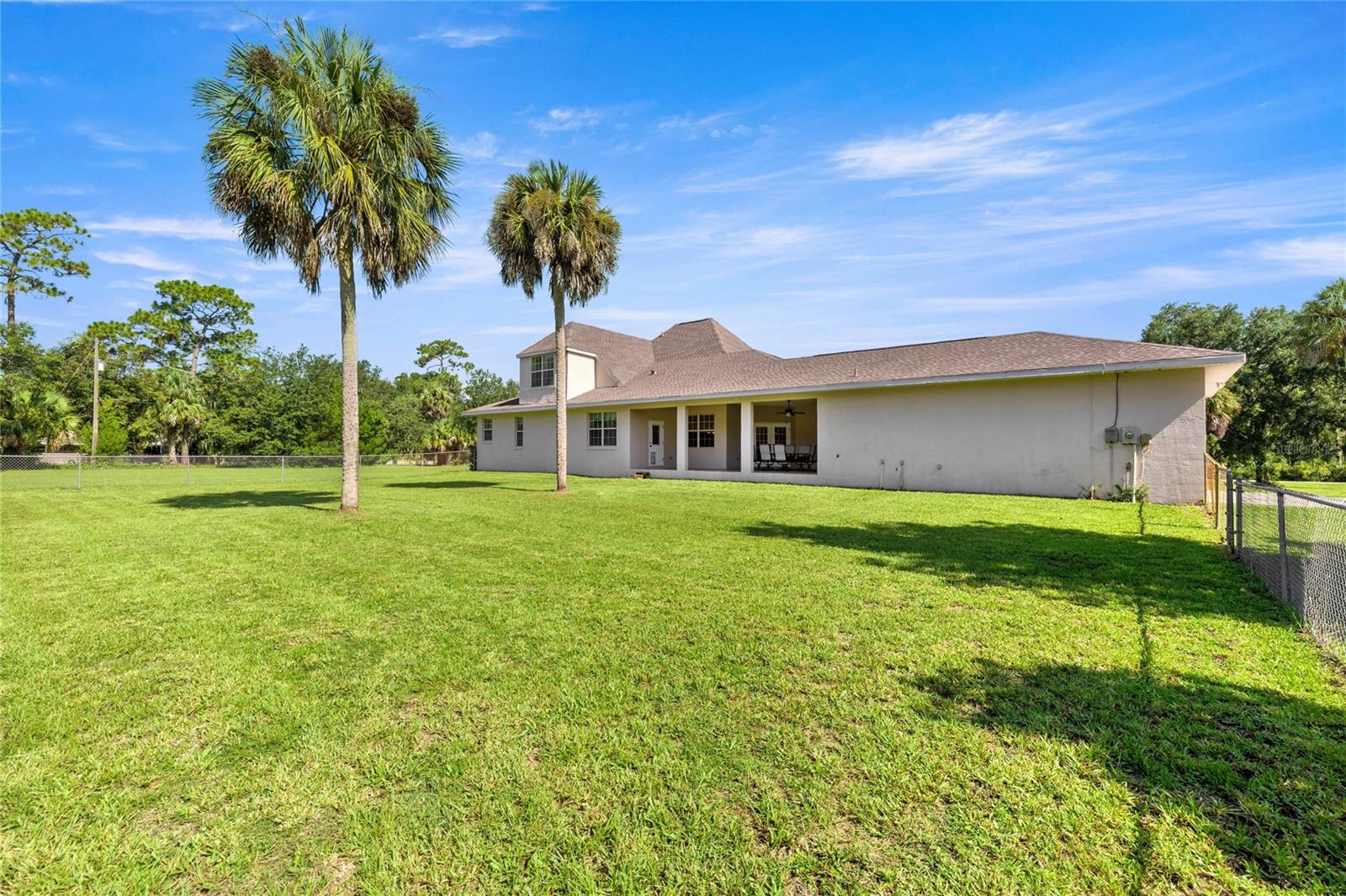 Listing photo id 83 for 10264 Springtree Lane