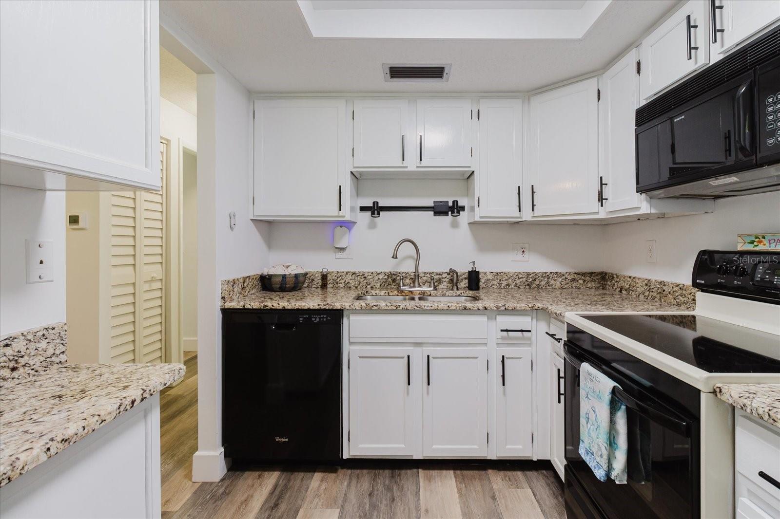 Image 17 of 65 For 2700 Bayshore Boulevard 5102