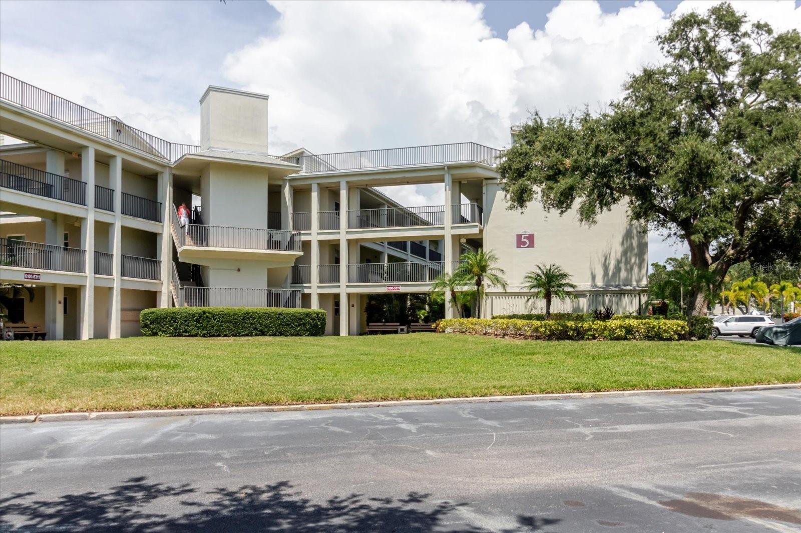 Image 36 of 65 For 2700 Bayshore Boulevard 5102