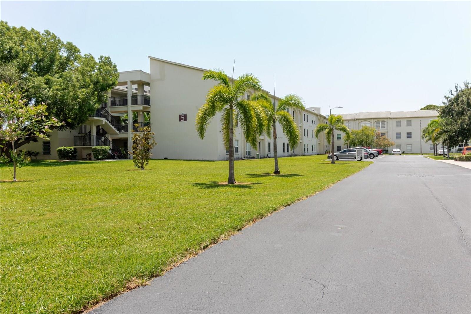 Image 46 of 65 For 2700 Bayshore Boulevard 5102