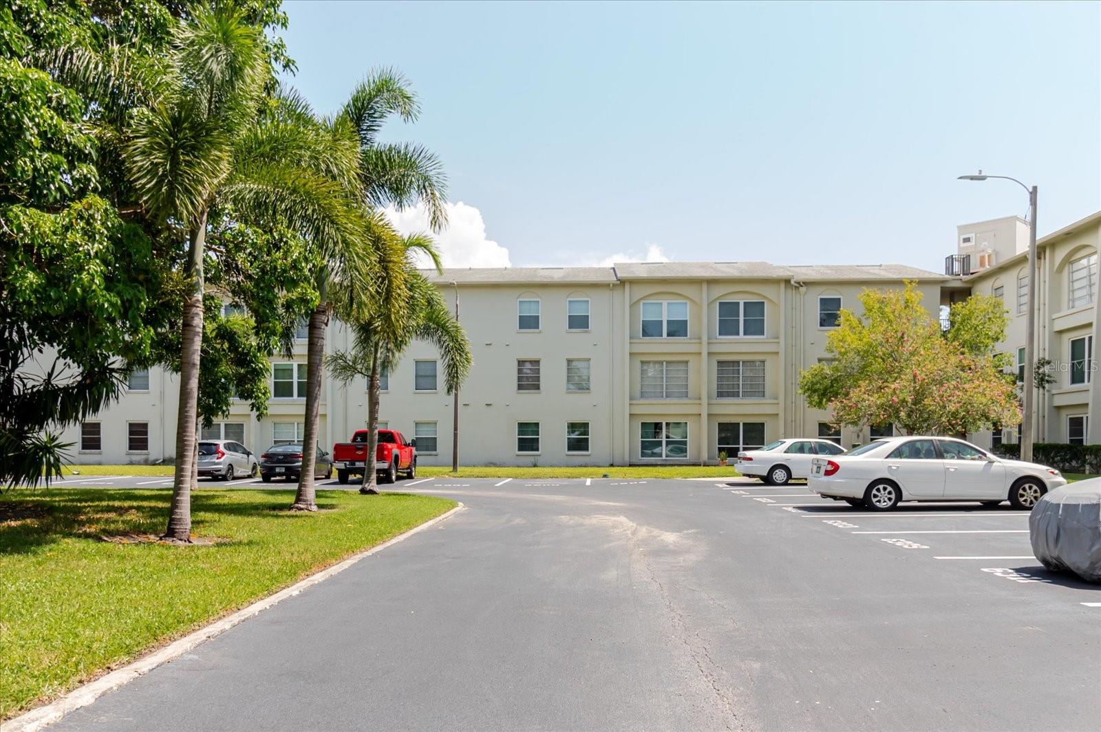Image 49 of 65 For 2700 Bayshore Boulevard 5102