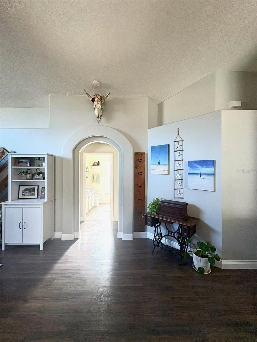 Listing photo id 12 for 1351 Crimson Clover Lane