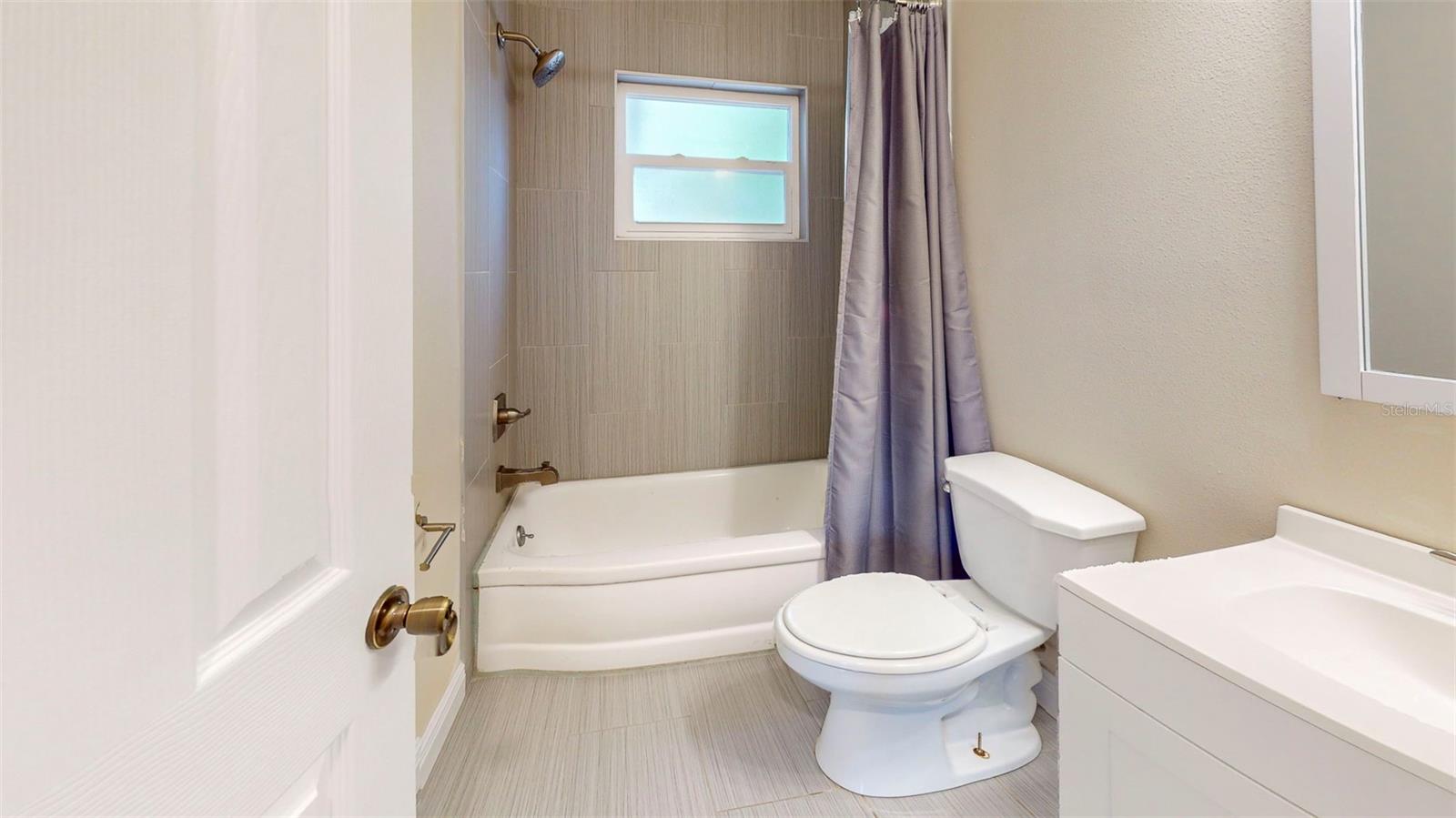 Image 20 of 47 For 635 62nd Avenue S