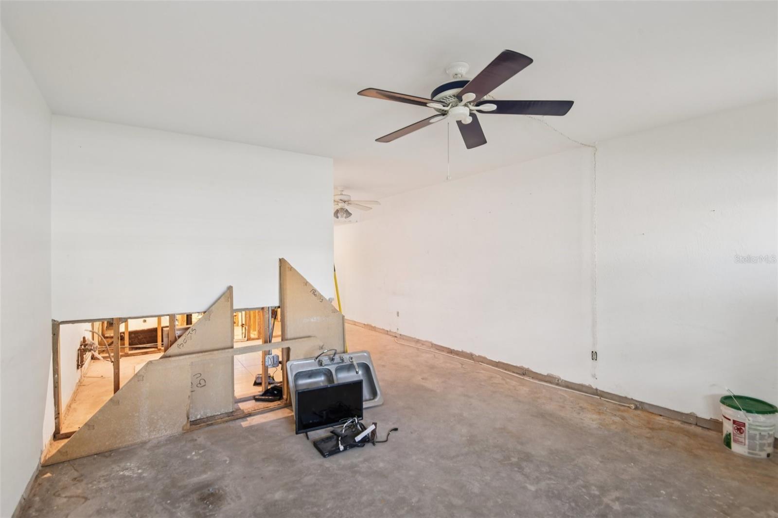 Image 8 of 39 For 4565 Duhme Road 103
