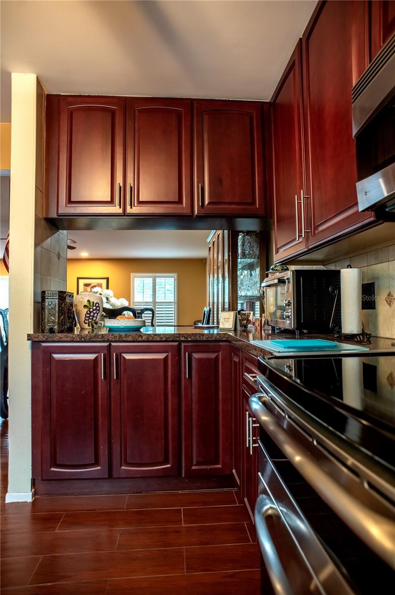 Image 11 of 37 For 2700 Bayshore Boulevard 592