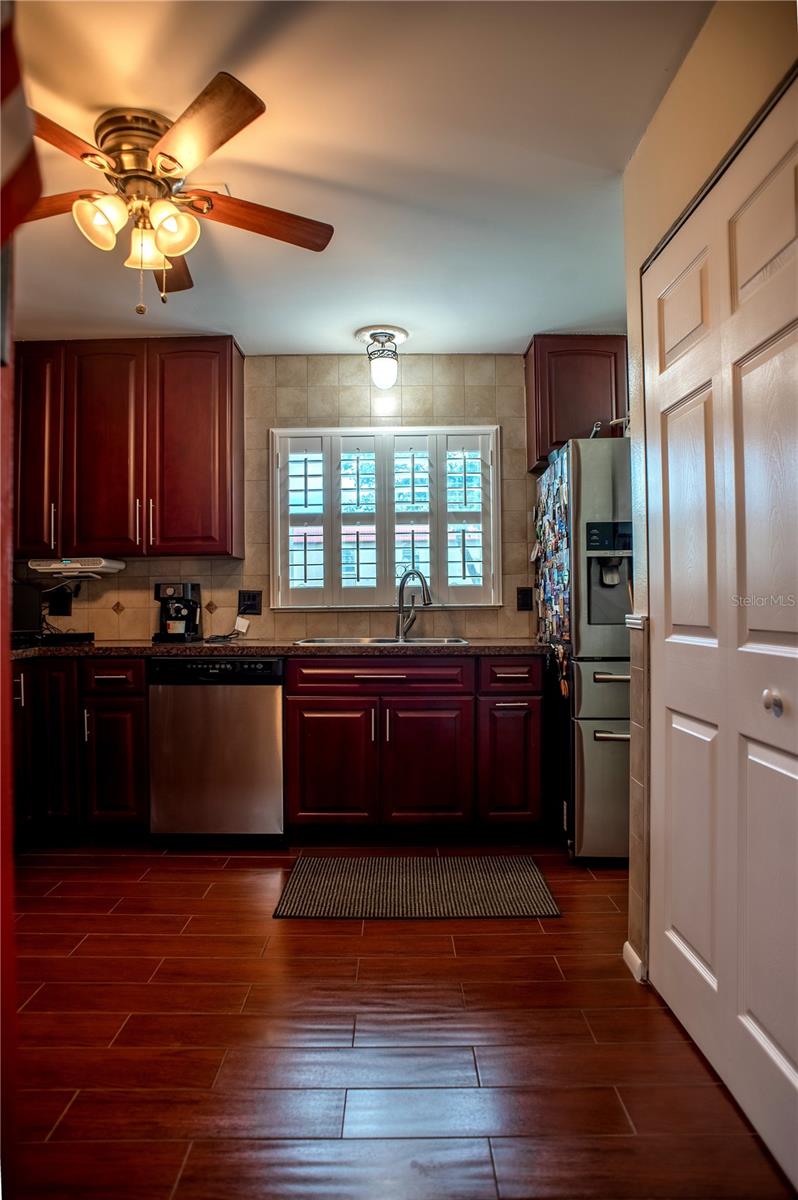 Image 12 of 37 For 2700 Bayshore Boulevard 592