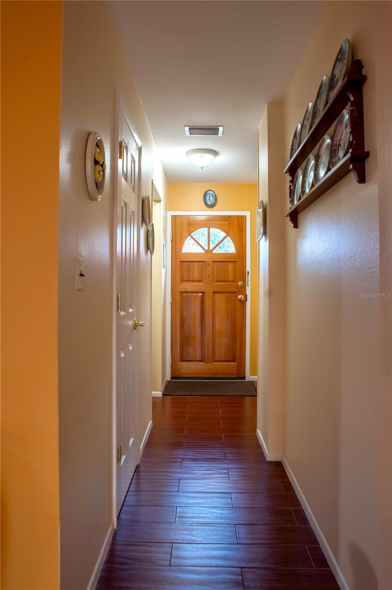 Image 17 of 37 For 2700 Bayshore Boulevard 592