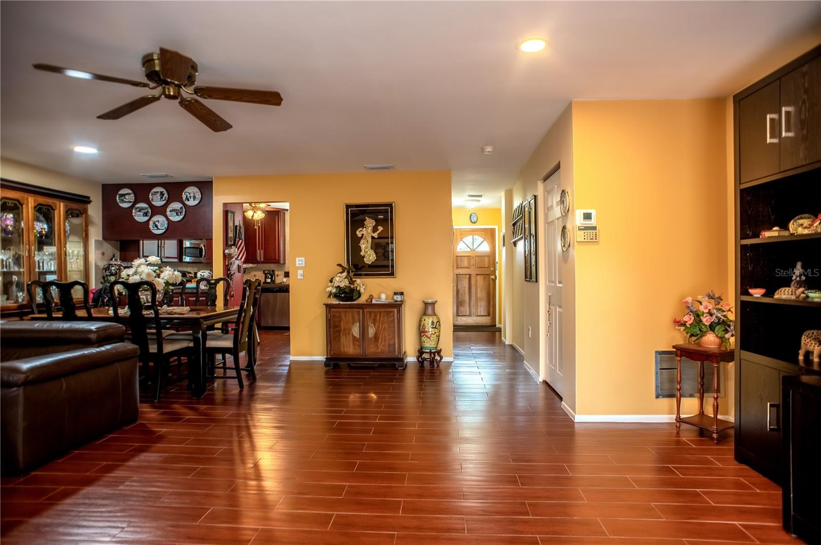 Image 4 of 37 For 2700 Bayshore Boulevard 592