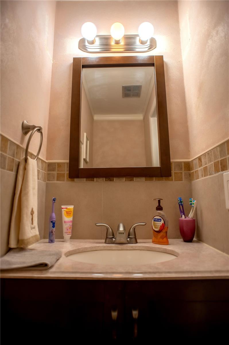 Image 6 of 37 For 2700 Bayshore Boulevard 592