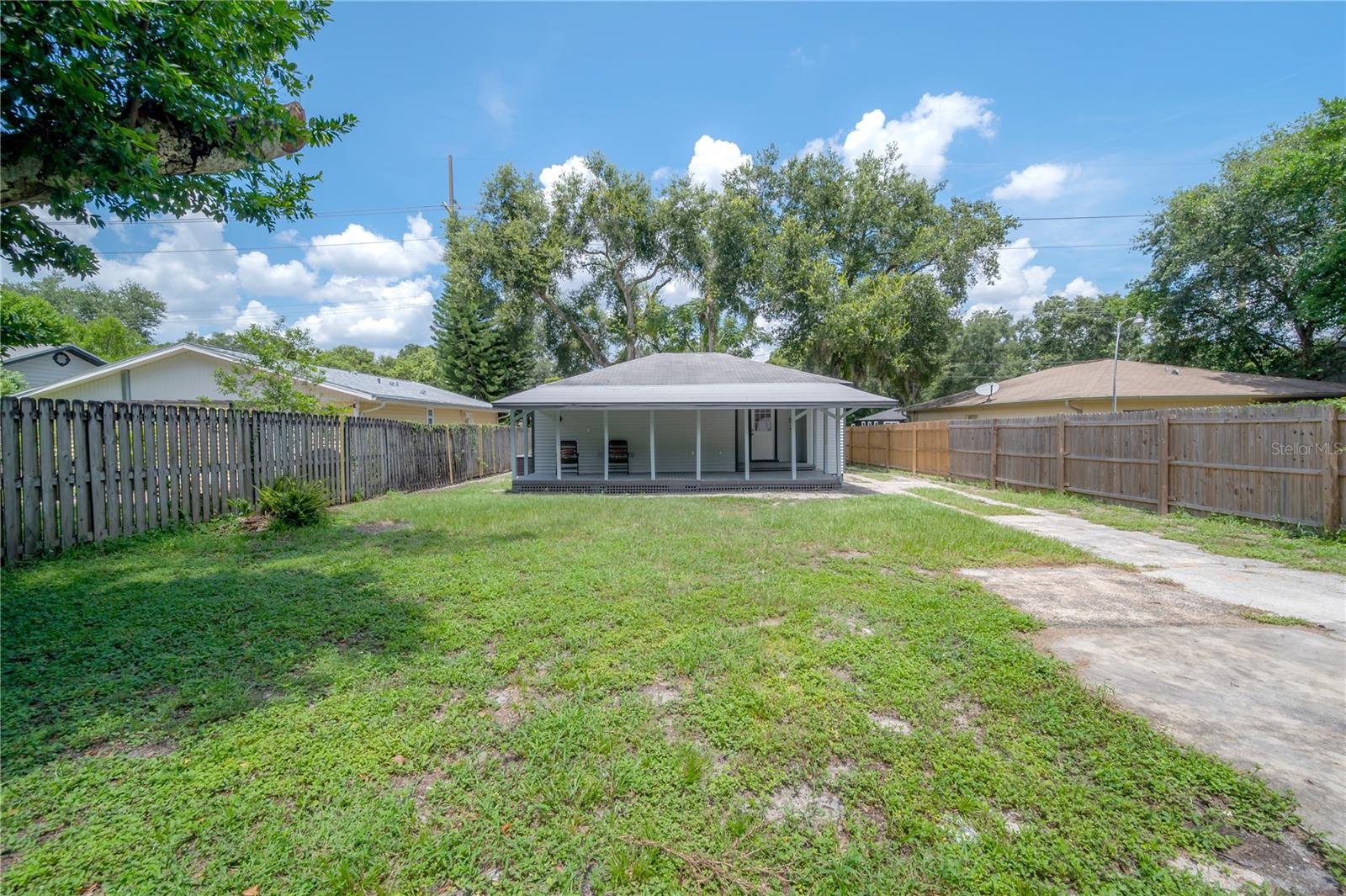 Image 19 of 30 For 1415 Hanna Avenue