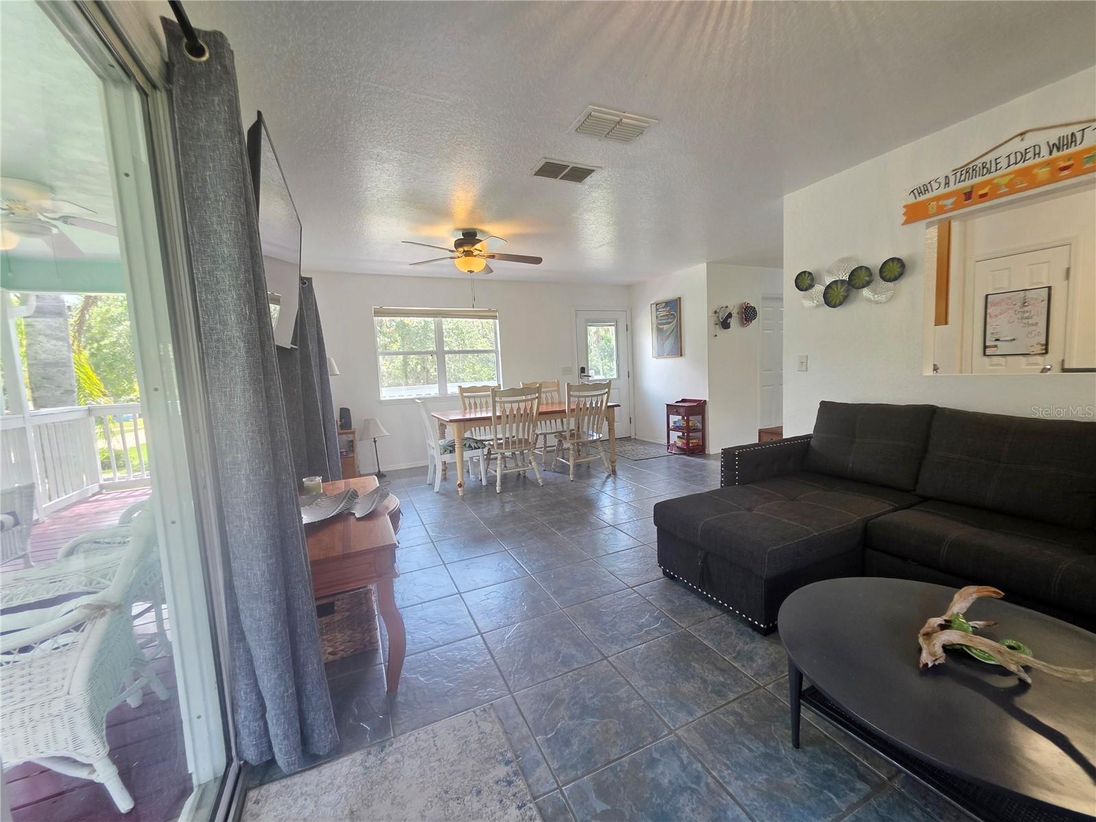 Listing photo id 9 for 10464 Oliver Street