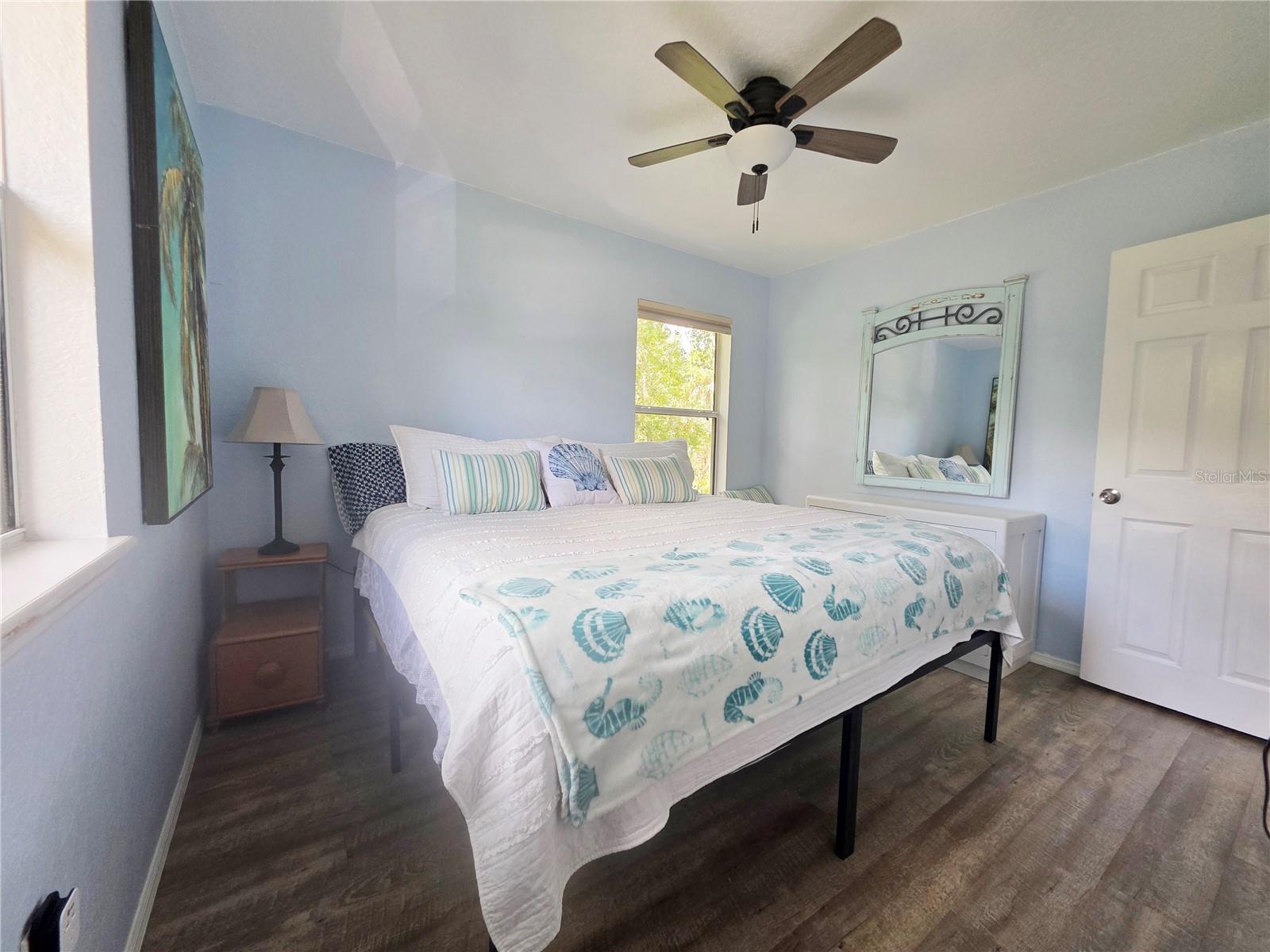 Listing photo id 12 for 10464 Oliver Street