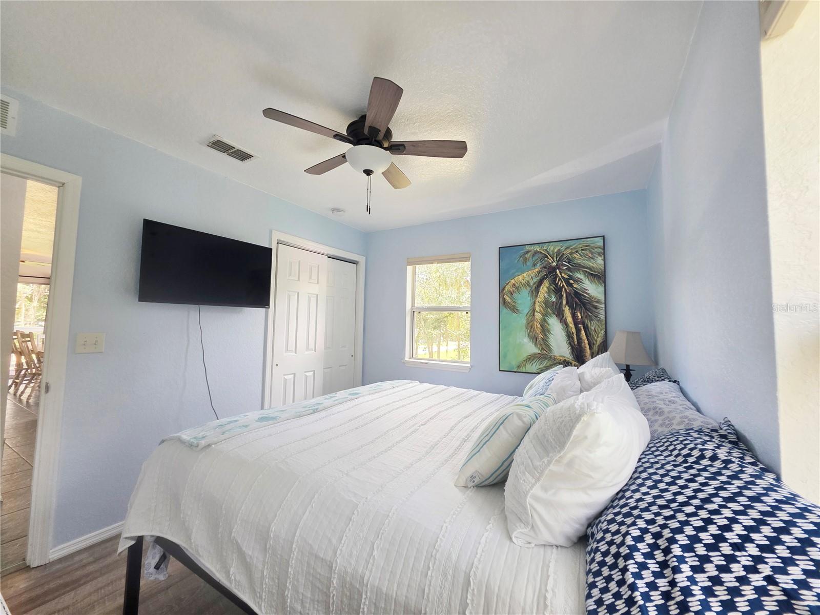 Listing photo id 13 for 10464 Oliver Street