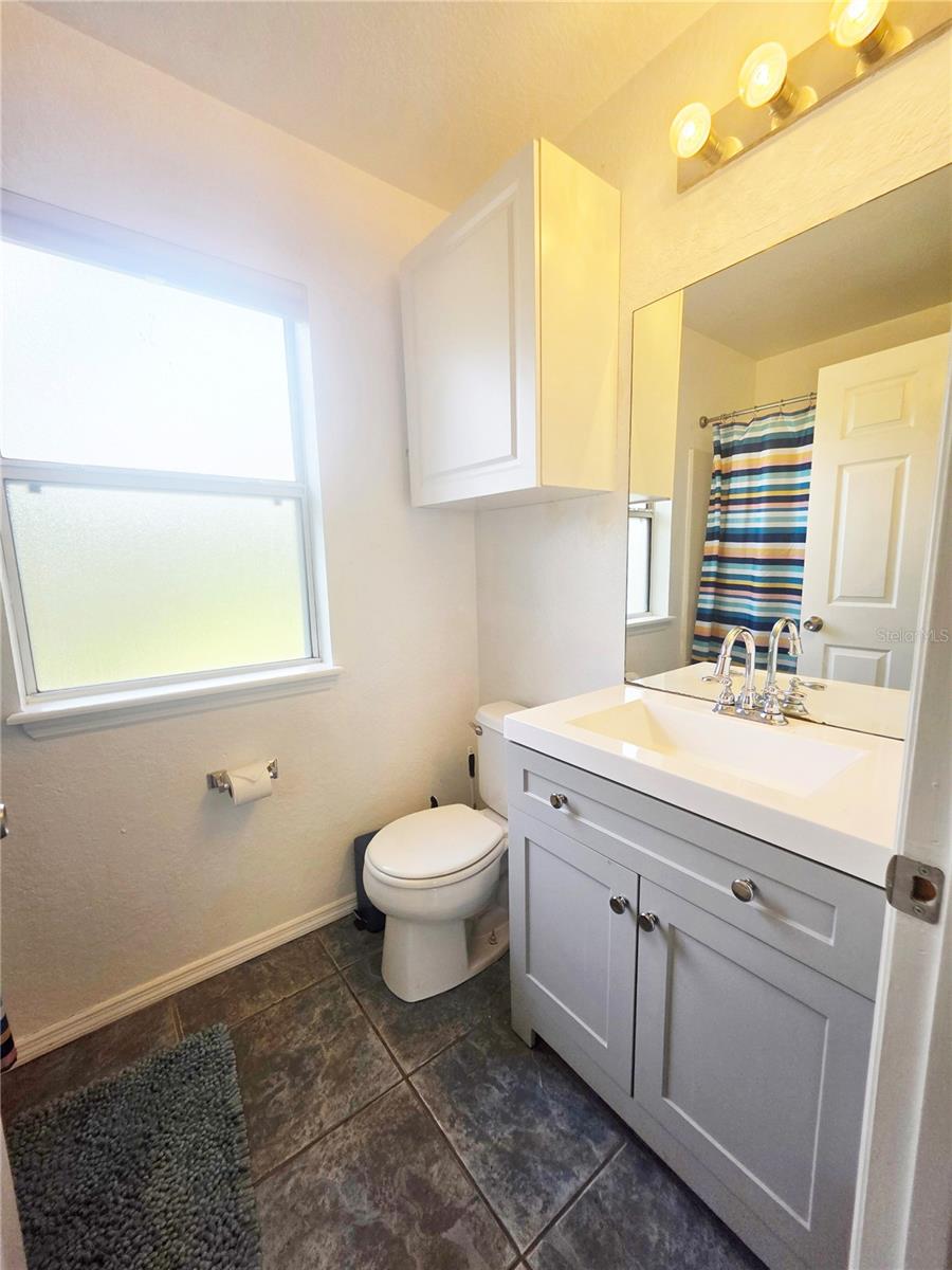 Listing photo id 16 for 10464 Oliver Street