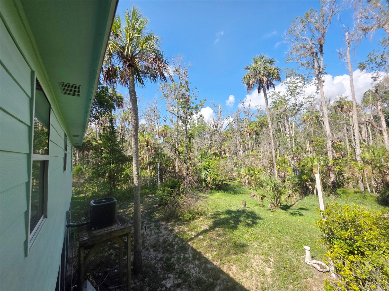 Listing photo id 25 for 10464 Oliver Street