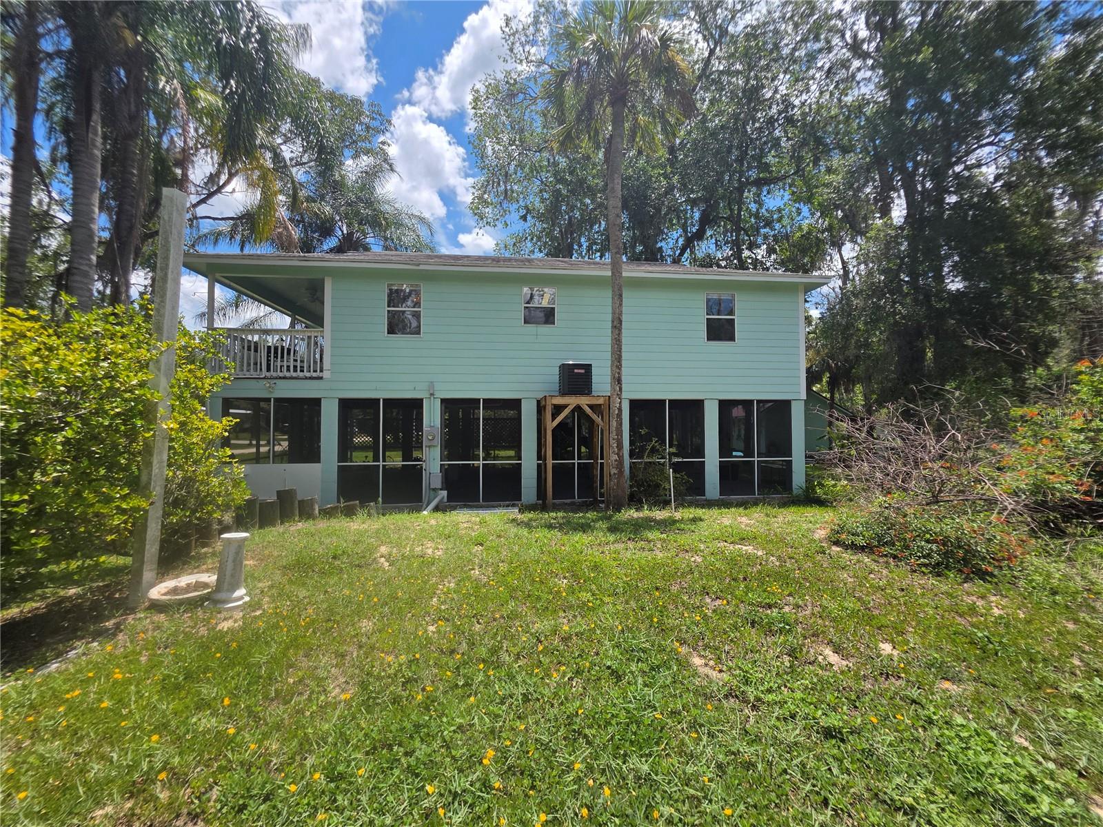 Listing photo id 26 for 10464 Oliver Street