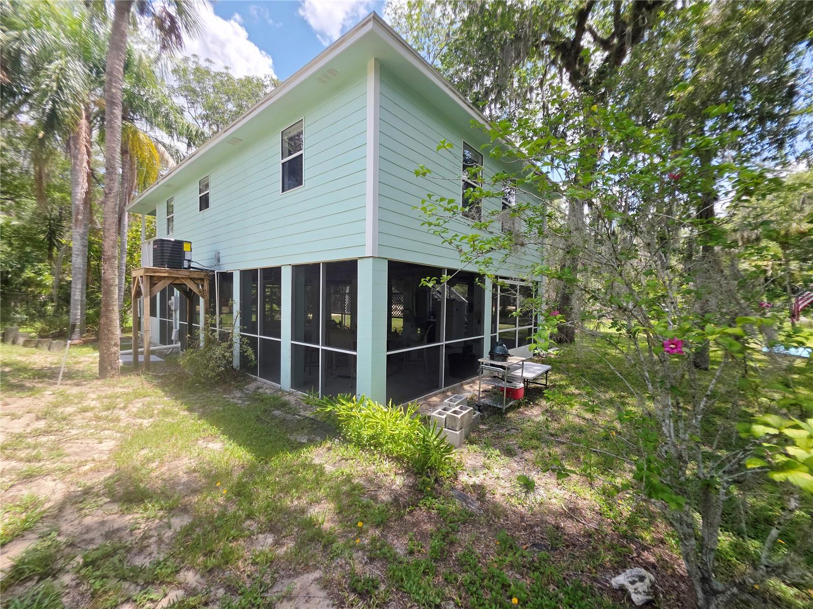 Listing photo id 29 for 10464 Oliver Street