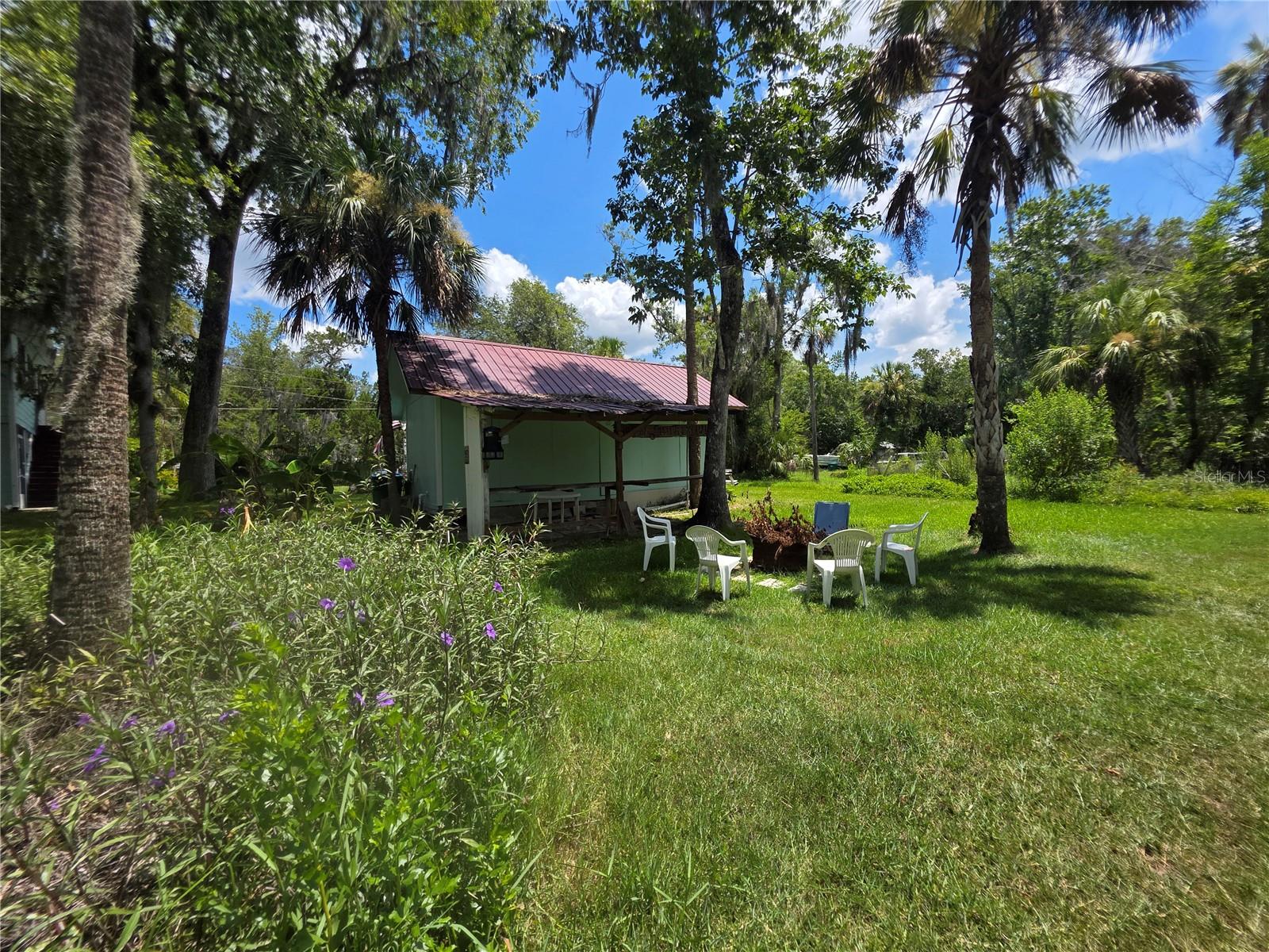 Listing photo id 30 for 10464 Oliver Street