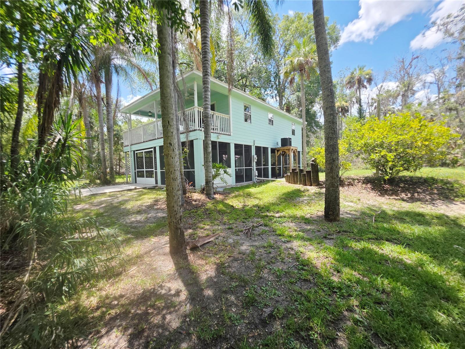 Listing photo id 32 for 10464 Oliver Street
